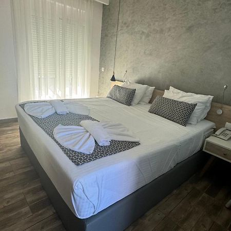Remis Studios ريثيمنو المظهر الخارجي الصورة